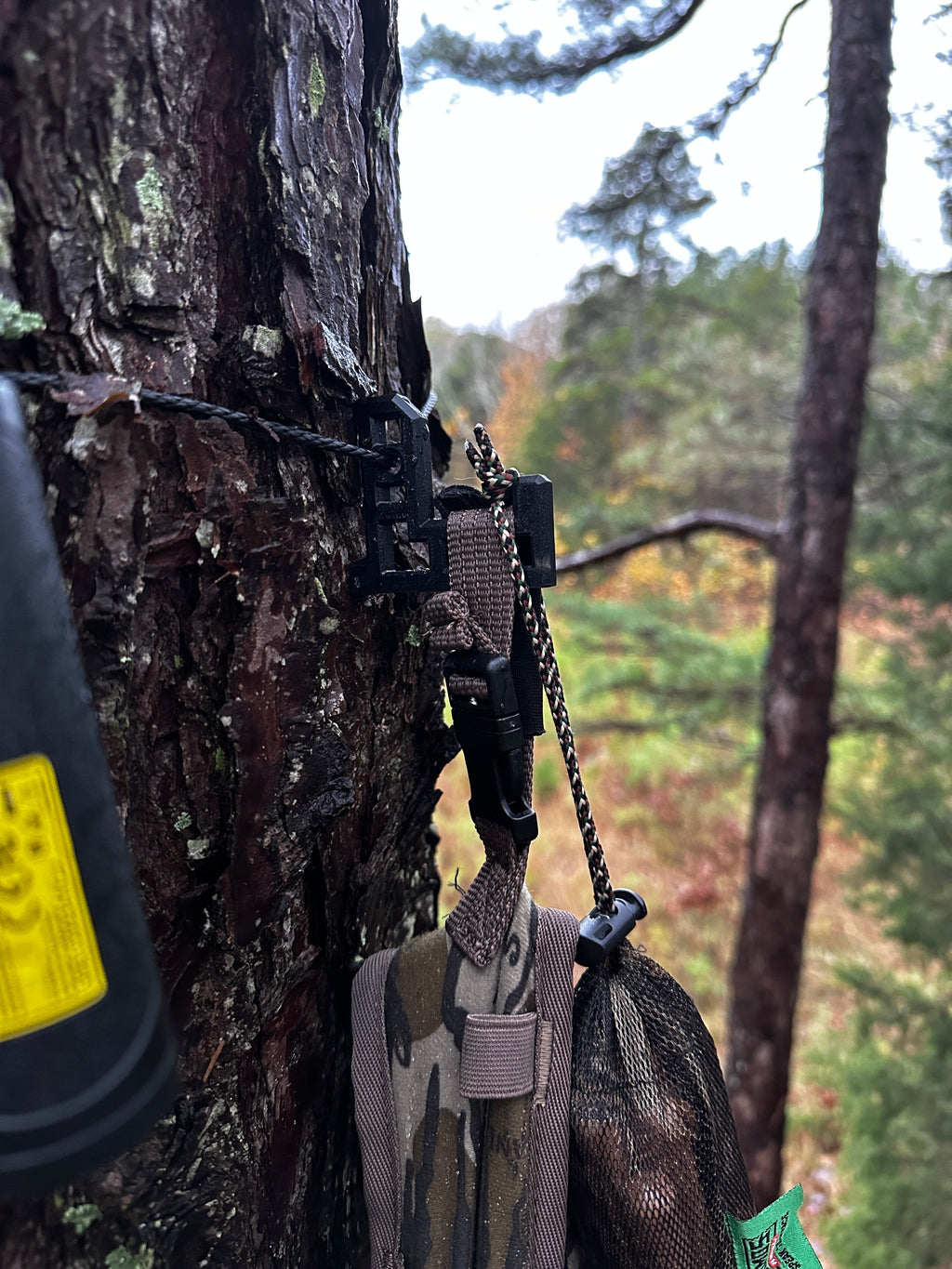 Wayward Wire | Pocket Bow Hanger